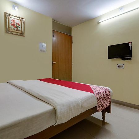 Oyo Hotel Satguru Джамшедпур Экстерьер фото