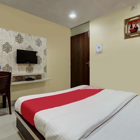 Oyo Hotel Satguru Джамшедпур Экстерьер фото