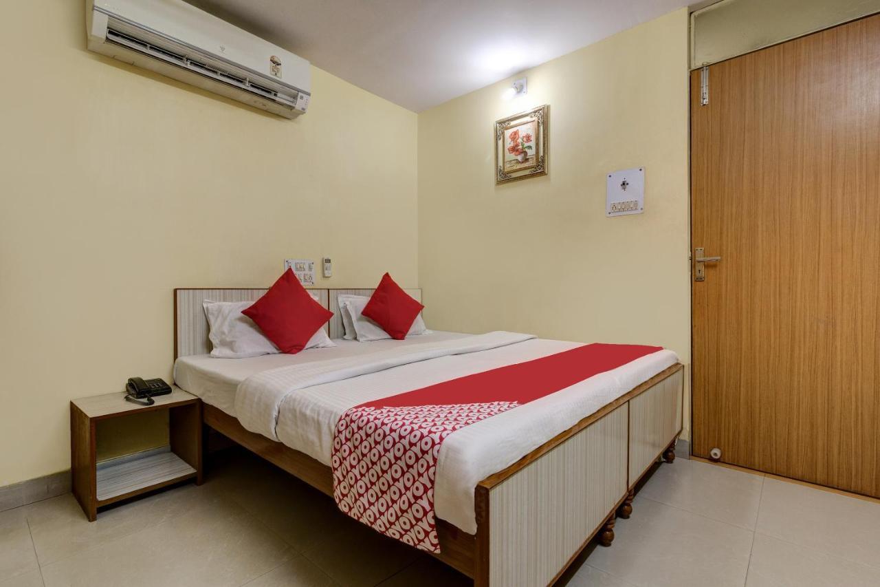Oyo Hotel Satguru Джамшедпур Экстерьер фото