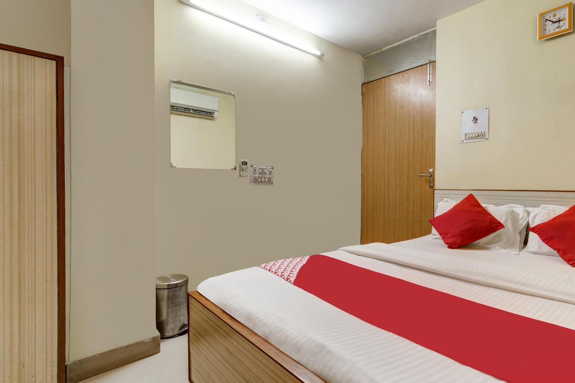 Oyo Hotel Satguru Джамшедпур Экстерьер фото